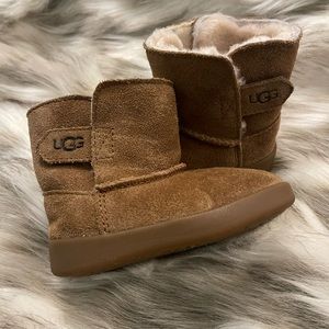 UGG Keelan baby boots (size 04/05)
